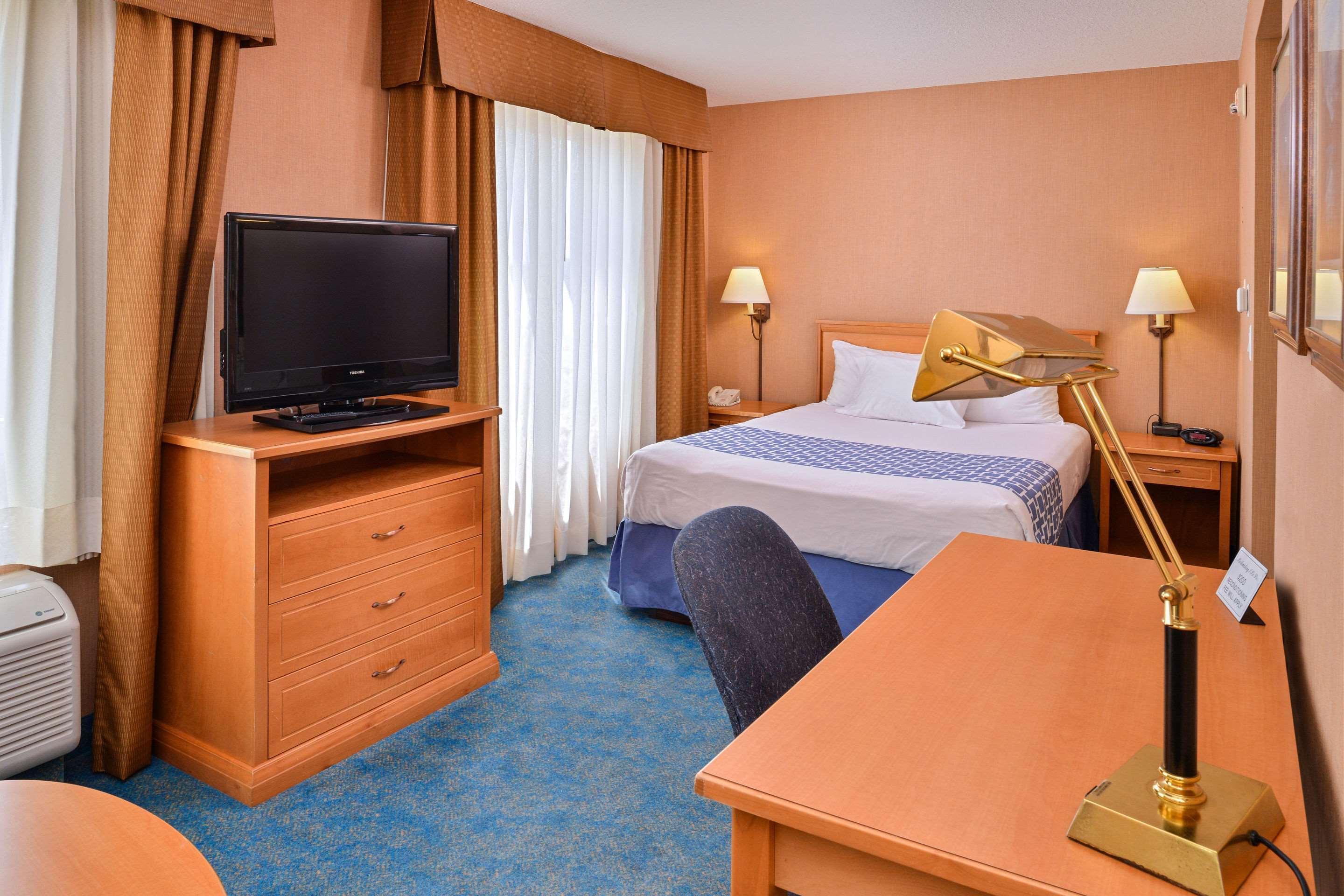 Hotel Econo & Calgary
