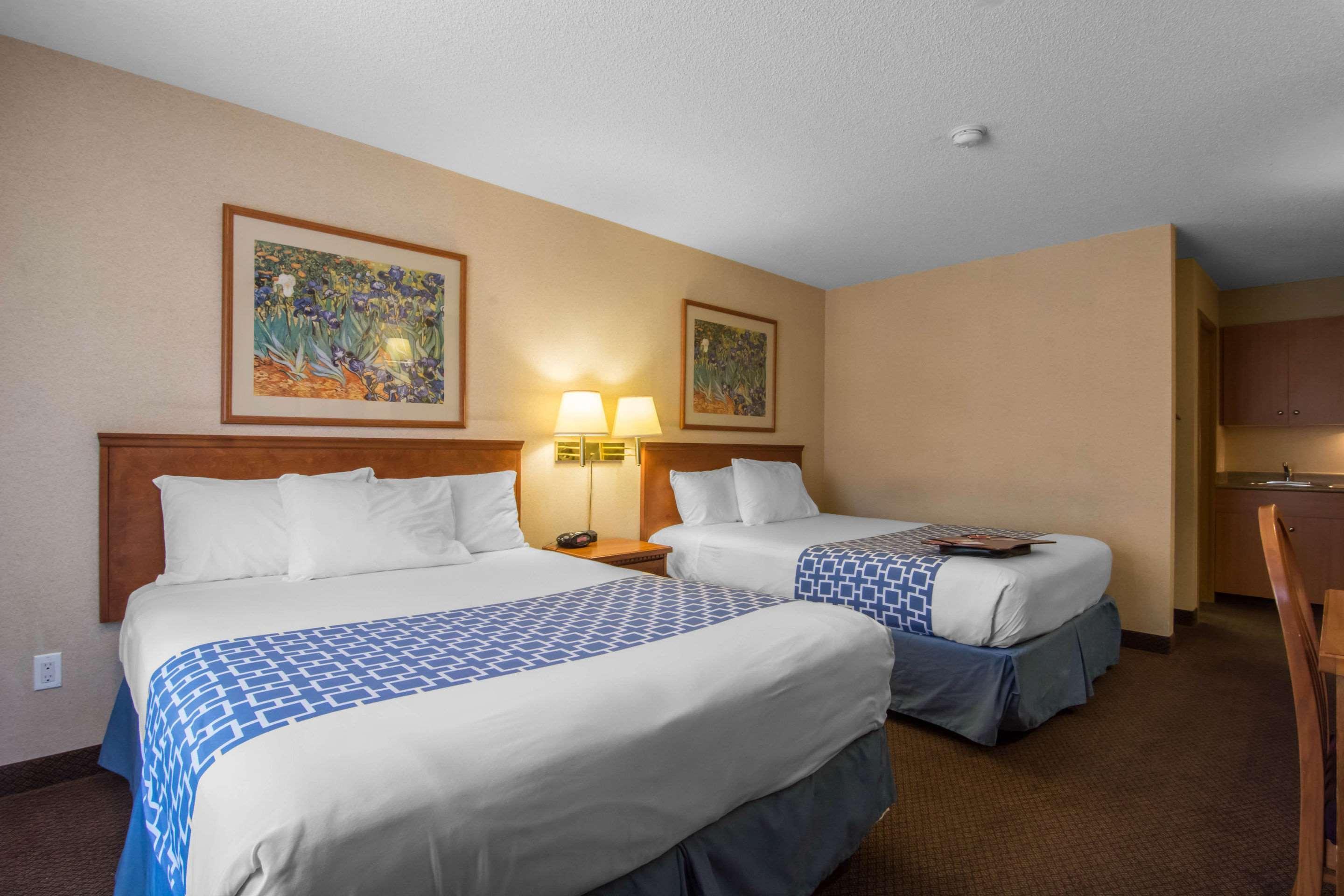 Hotel Econo & Calgary