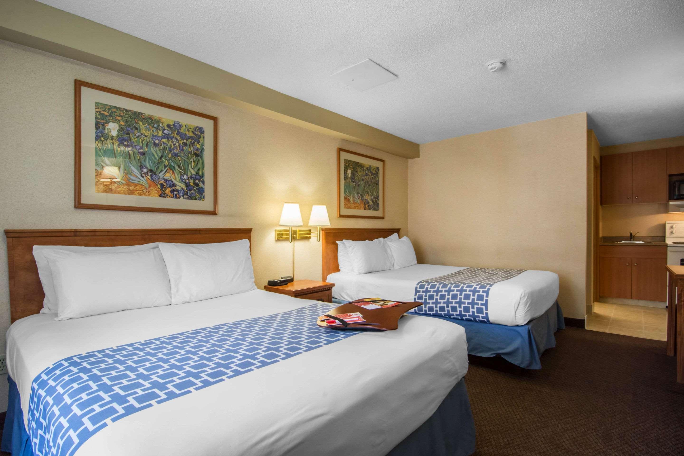Econo & Hotel Calgary