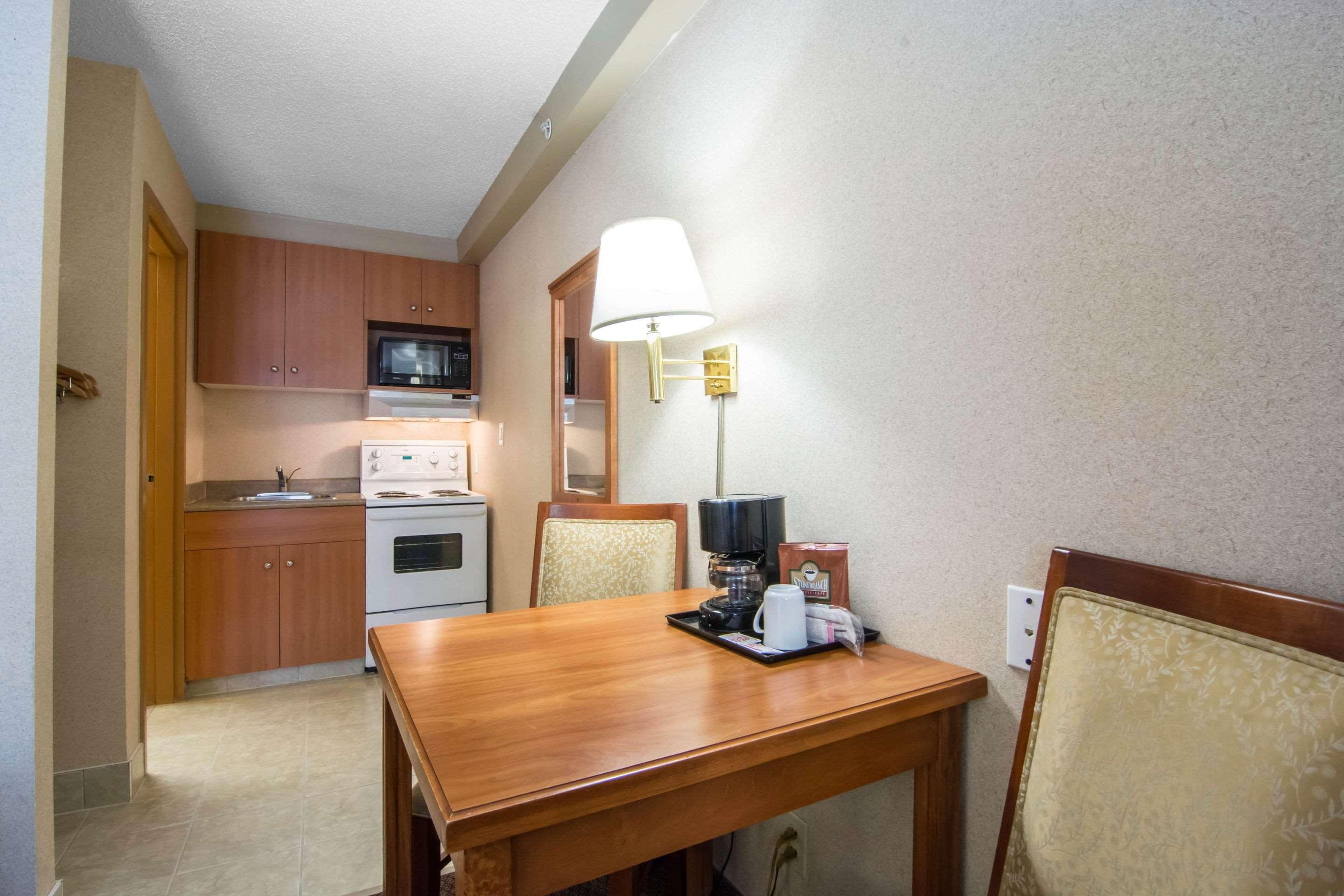 Hotel Econo &