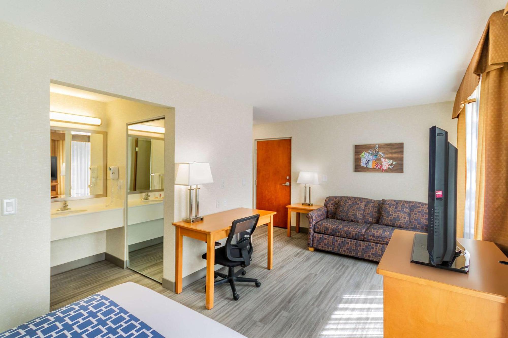 Econo & Hotel Calgary