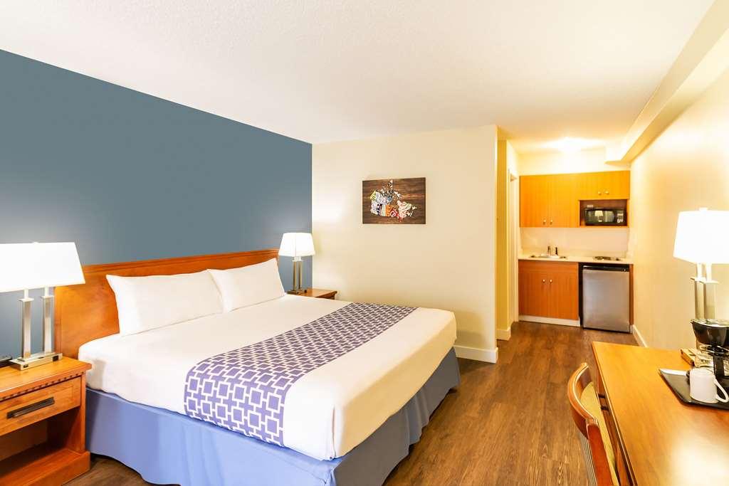 Econo & Hotel Calgary
