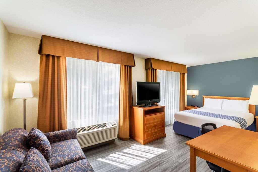 Econo & Hotel Calgary